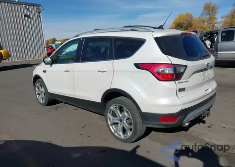 2018 Ford Escape Titanium из США, поврежденный, VIN 1FMCU9J91JUB60848